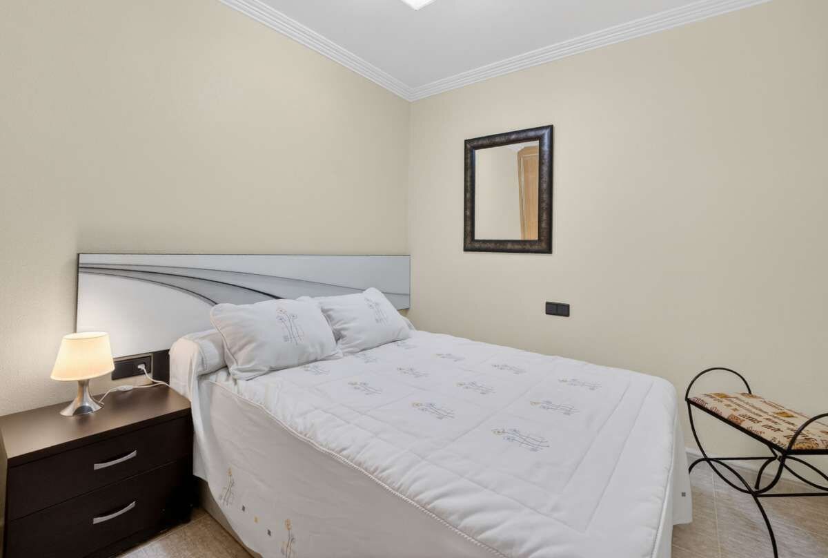 3-Bedroom Apartment in Centro, Torrevieja - Image 6