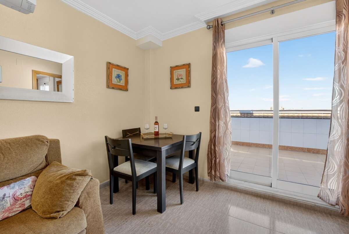 3-Bedroom Apartment in Centro, Torrevieja - Image 7