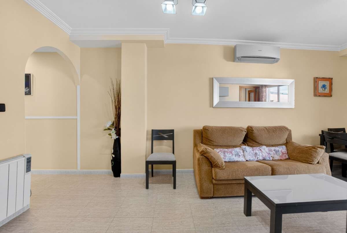 3-Bedroom Apartment in Centro, Torrevieja - Image 9