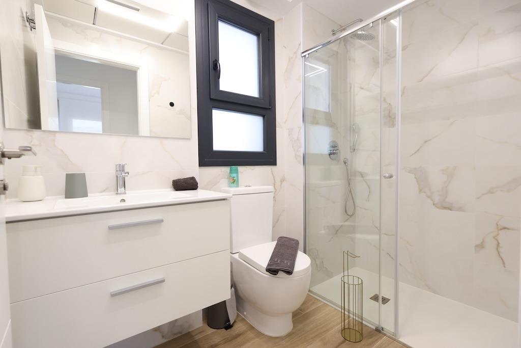 2-Bedroom Apartment in Las Filipinas, Orihuela Costa - Image 15