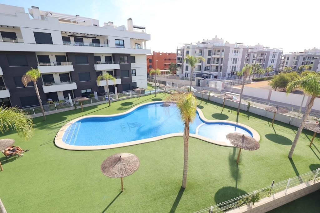 2-Bedroom Apartment in Las Filipinas, Orihuela Costa - Image 17
