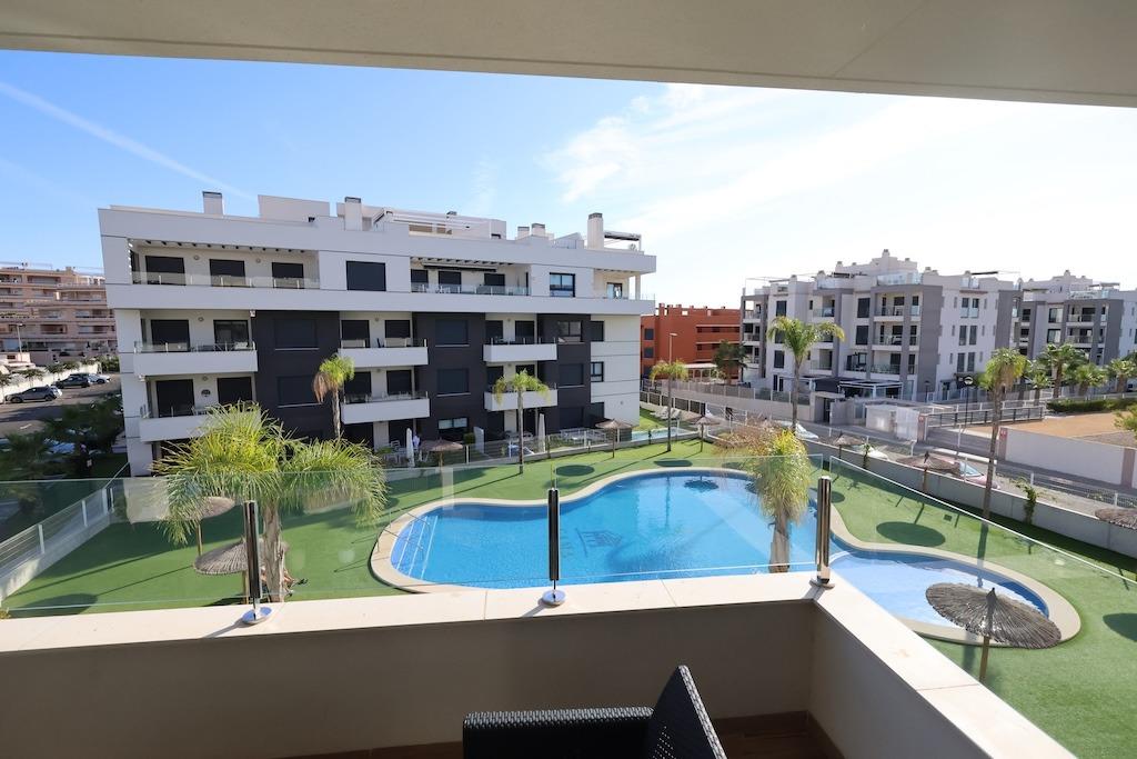 2-Bedroom Apartment in Las Filipinas, Orihuela Costa - Image 18