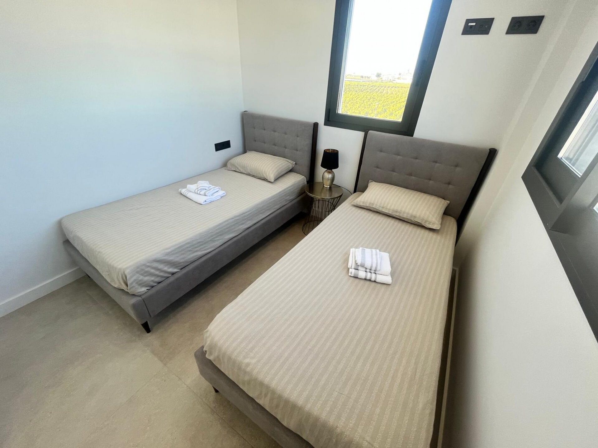 2-Bedroom Apartment in Los Alcázares - Image 13