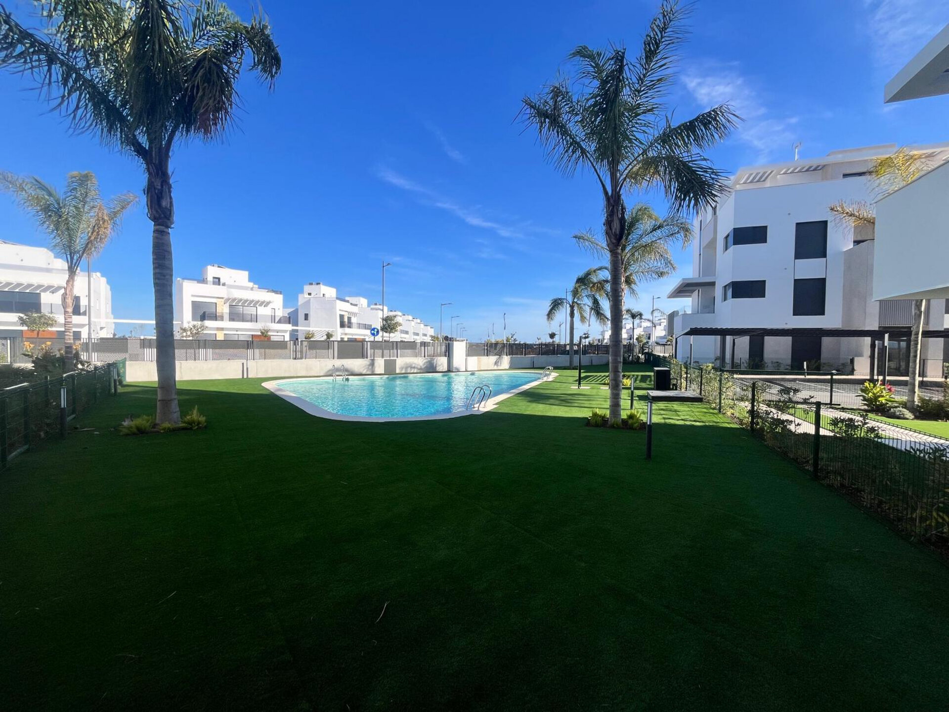 2-Bedroom Apartment in Los Alcázares - Image 19