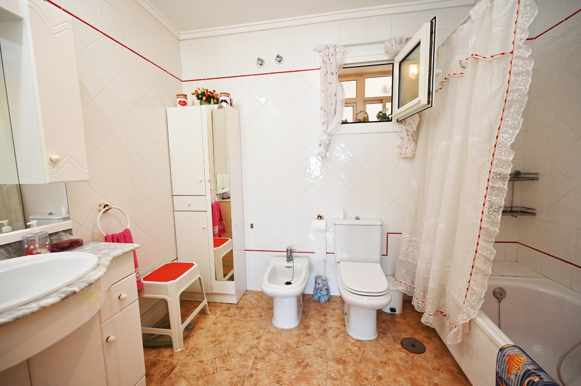 3-Bedroom Apartment in Torrevieja - Image 15