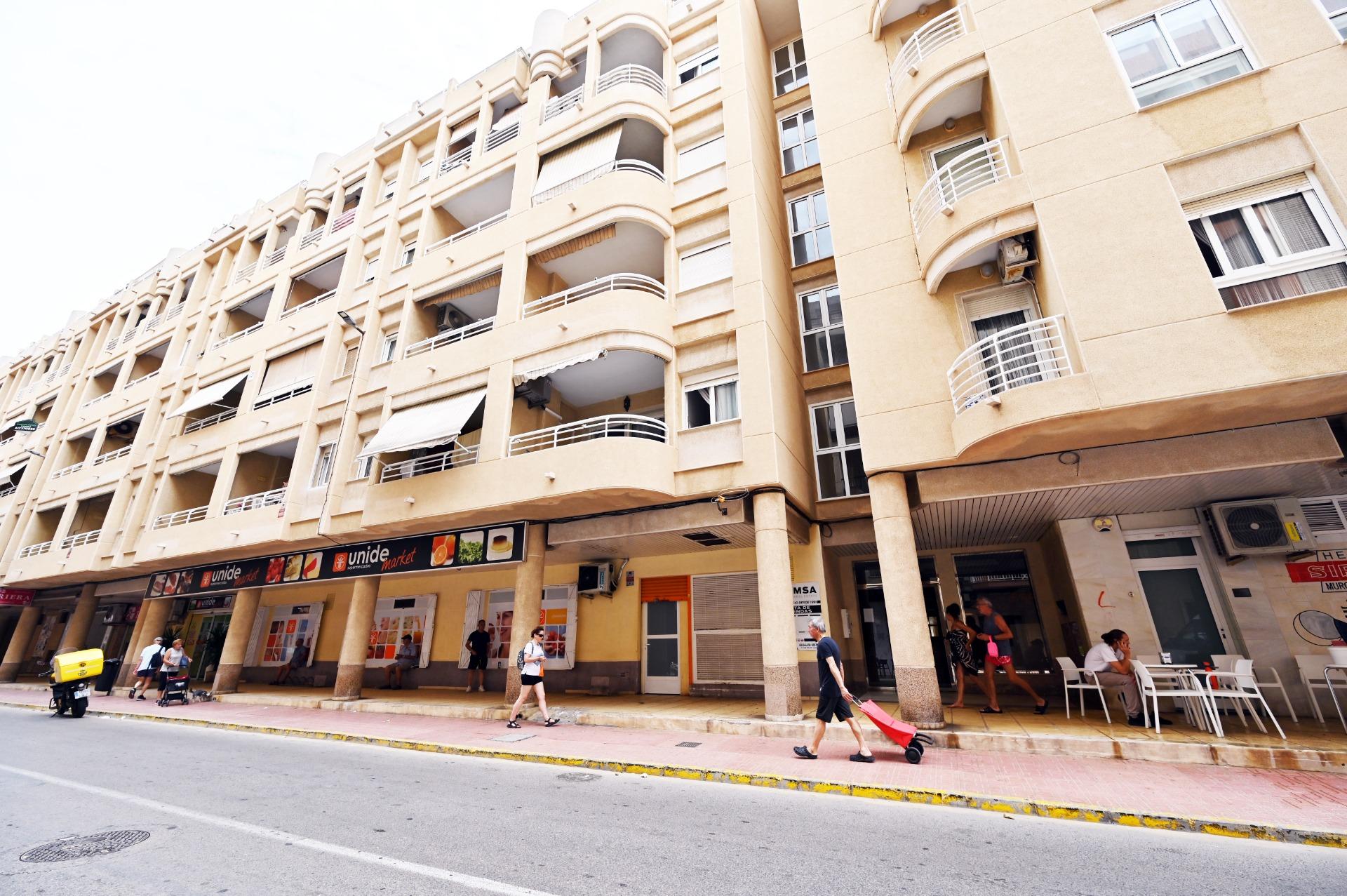 3-Bedroom Apartment in Torrevieja - Image 27