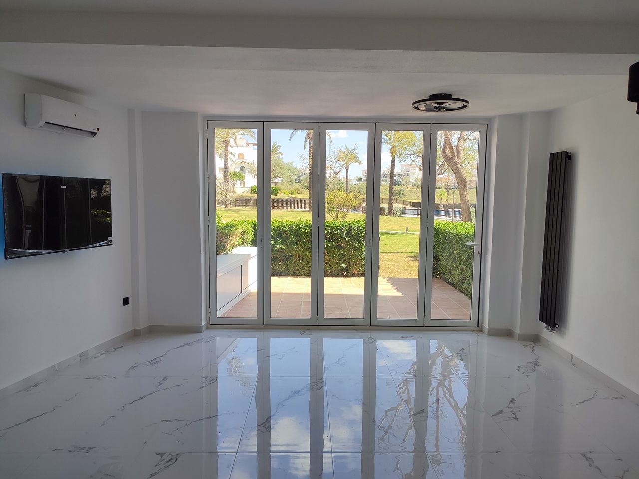 2-Bedroom Apartment in Sucina, Sucina - Image 21