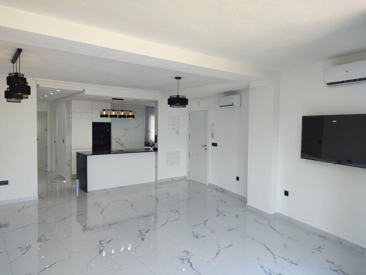 2-Bedroom Apartment in Sucina, Sucina - Image 3