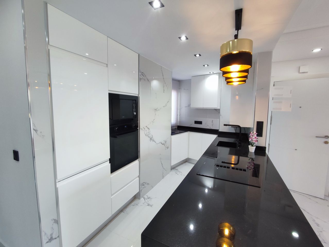 2-Bedroom Apartment in Sucina, Sucina - Image 9