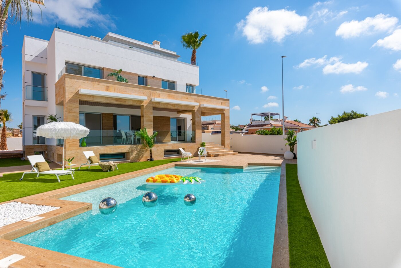 4-Bedroom Detached House in Ciudad Quesada - Image 16