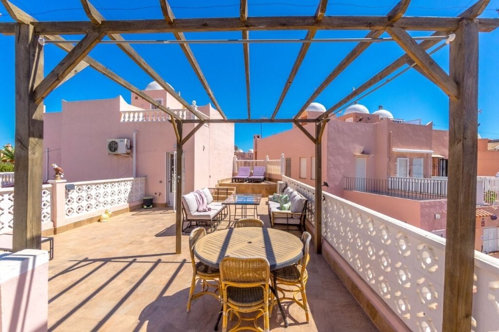 5-Bedroom House in Torrevieja - Image 21