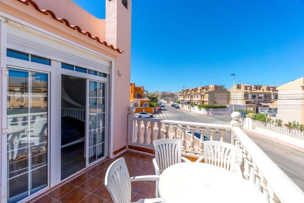 5-Bedroom House in Torrevieja - Image 24
