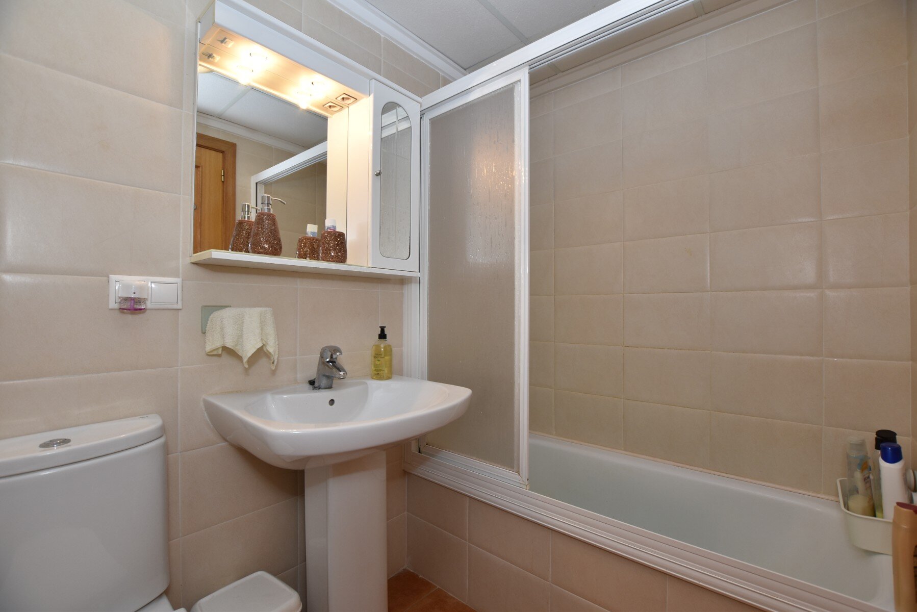 2-Bedroom Apartment in Algorfa - Image 17