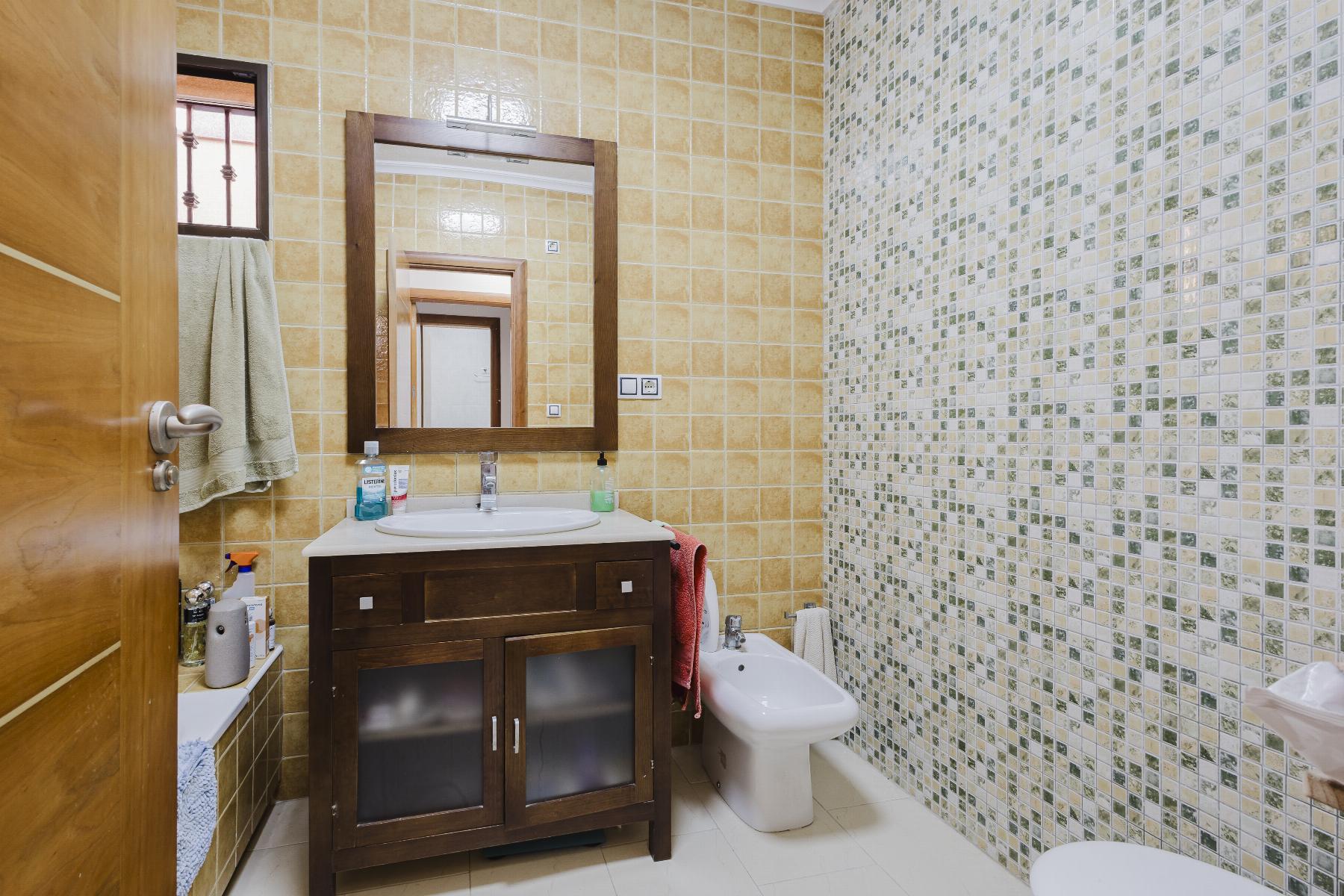 2-Bedroom Villa in Aguas Nuevas, Torrevieja - Image 21