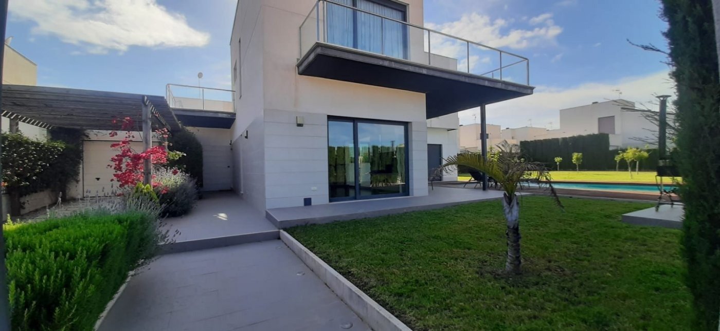 4-Bedroom Villa in Santiago de la Ribera - Image 85