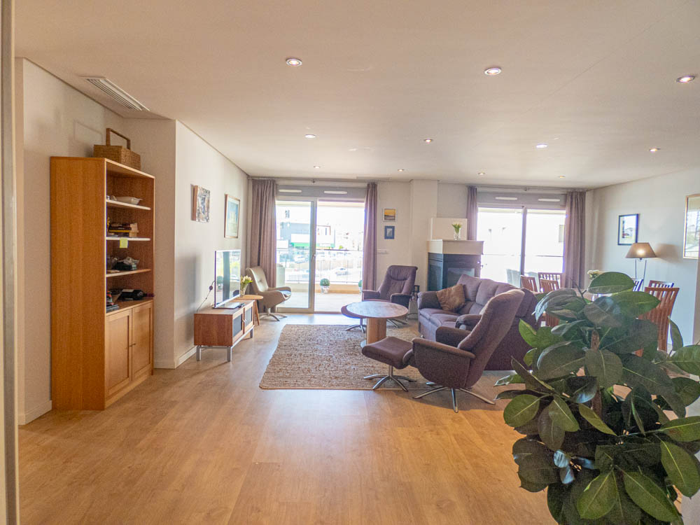 4-Bedroom Apartment in Orihuela Costa - Image 2