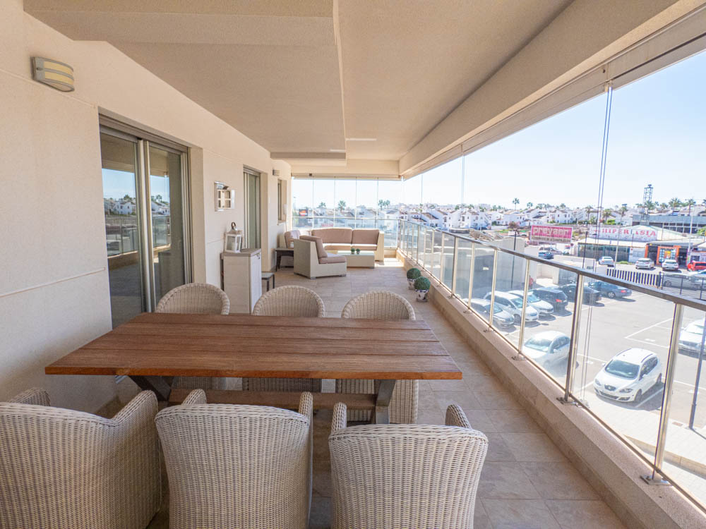 4-Bedroom Apartment in Orihuela Costa - Image 30
