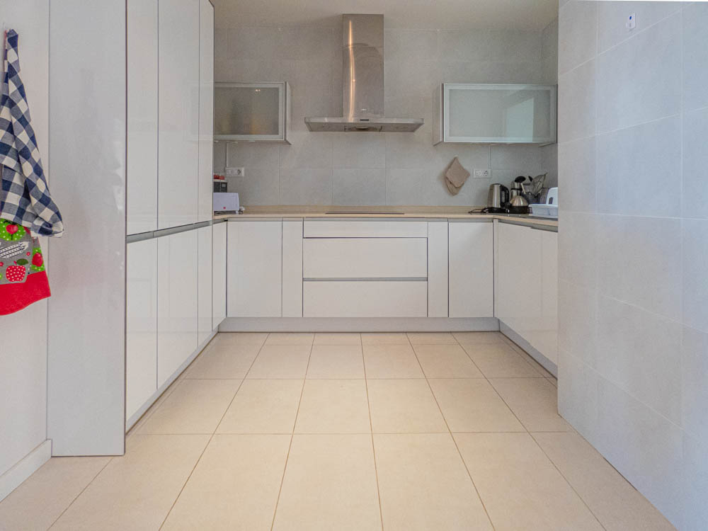 4-Bedroom Apartment in Orihuela Costa - Image 9