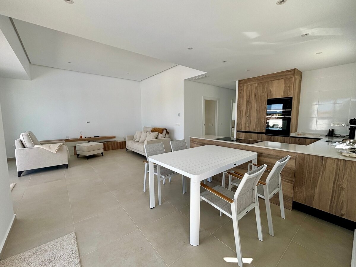 3-Bedroom Detached House in Rojales - Image 17