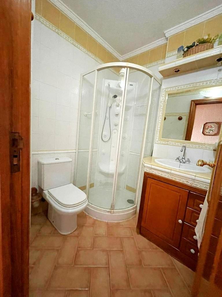 Apartment in Torrevieja - Image 49