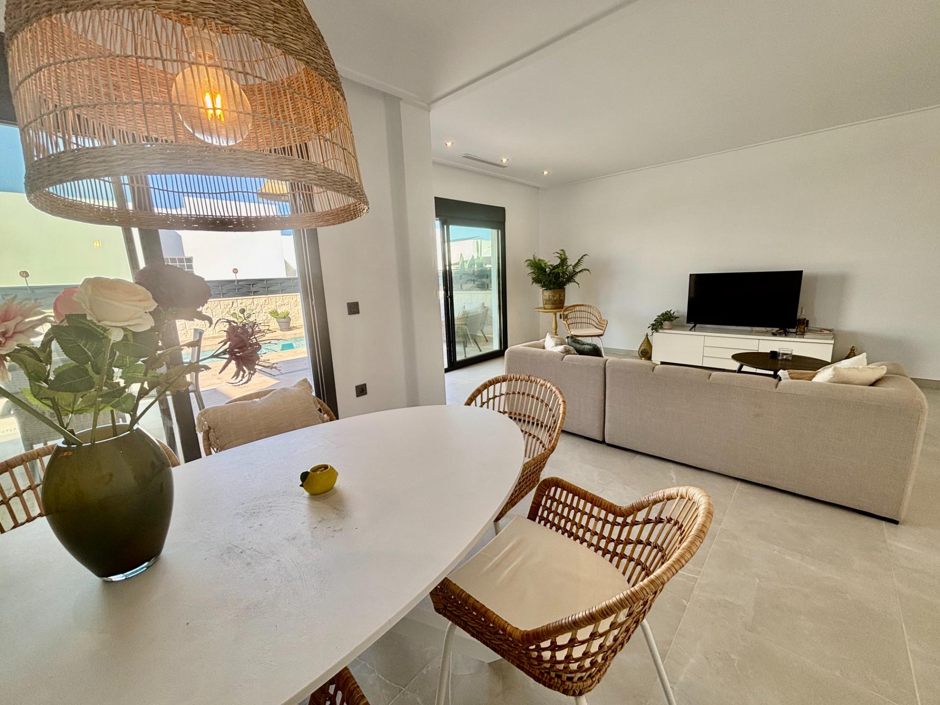 3-Bedroom Villa in Pueblo 4, Benijofar - Image 8