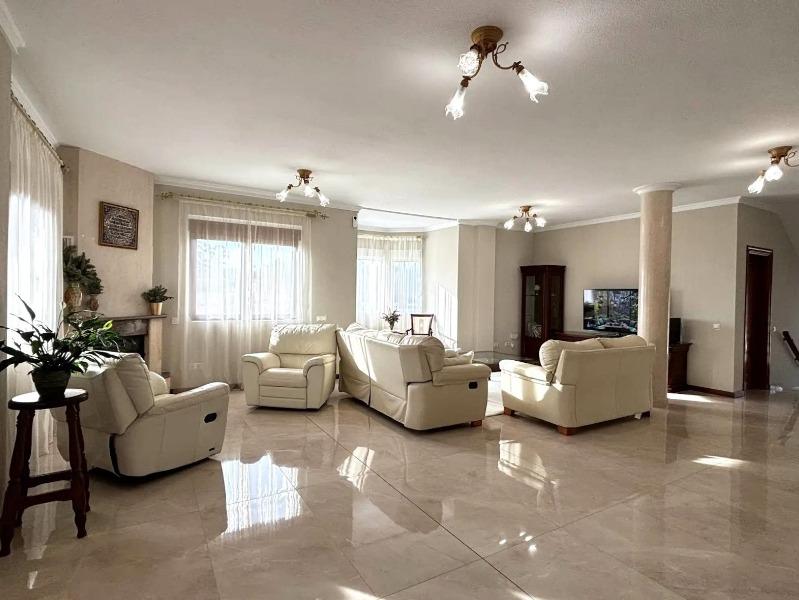 5-Bedroom Villa in Centro de la Ciudad Quesada, Rojales - Image 9
