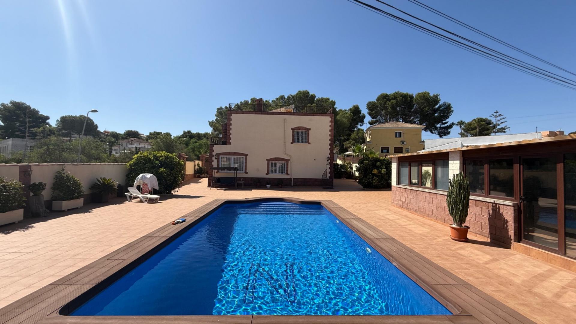 7-Bedroom Villa in Los Balcones - Los Altos del Edén, Torrevieja - Image 12