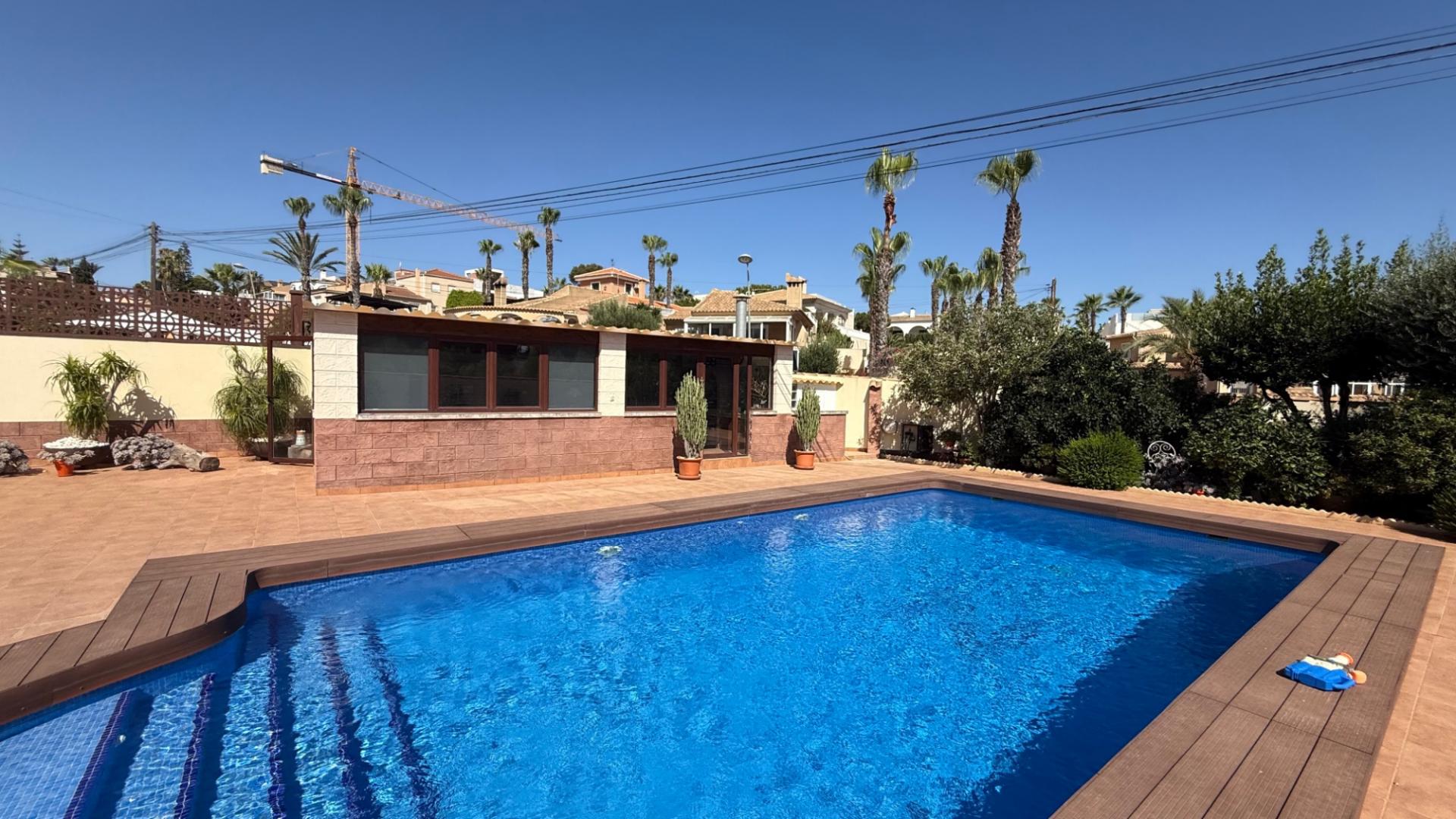 7-Bedroom Villa in Los Balcones - Los Altos del Edén, Torrevieja - Image 18