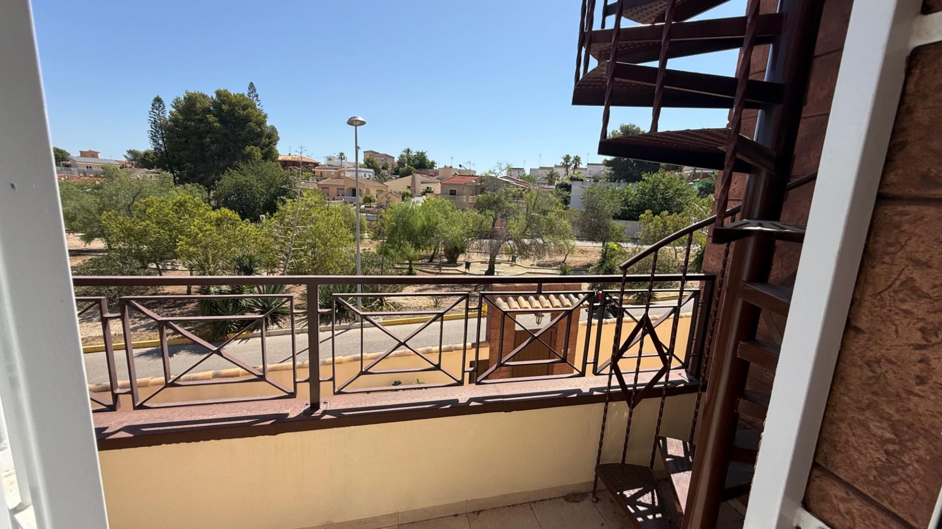 7-Bedroom Villa in Los Balcones - Los Altos del Edén, Torrevieja - Image 43