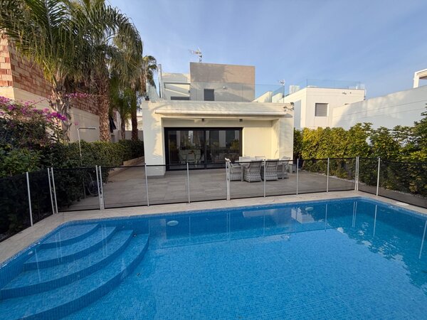 3 magamistuba - Villa - Rojales