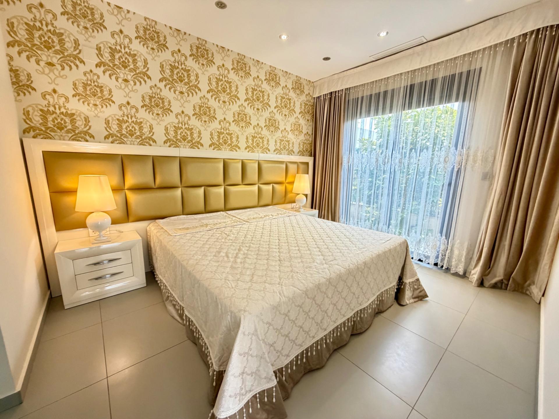 3-Bedroom Villa in Rojales - Image 12