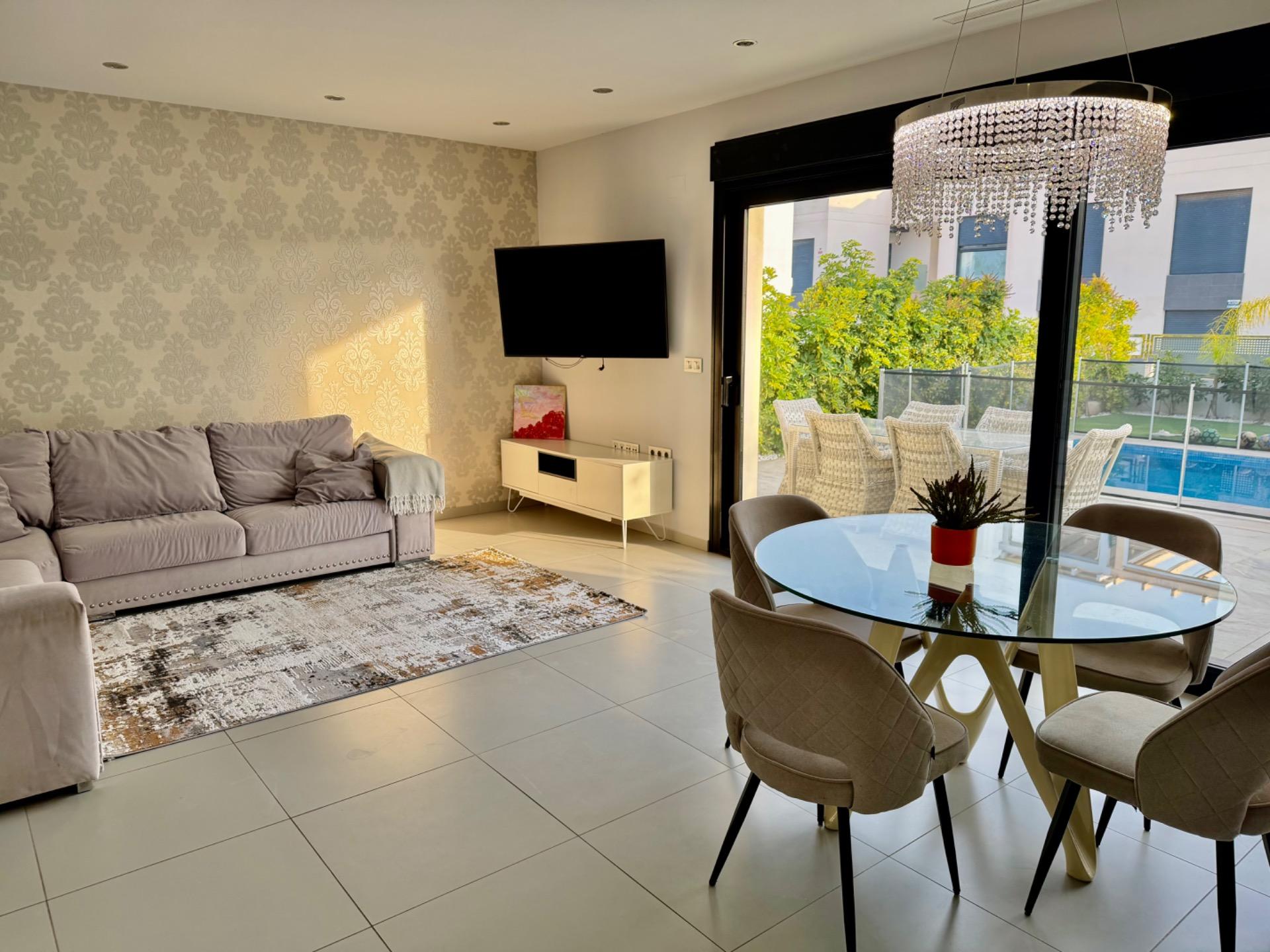 3-Bedroom Villa in Rojales - Image 7