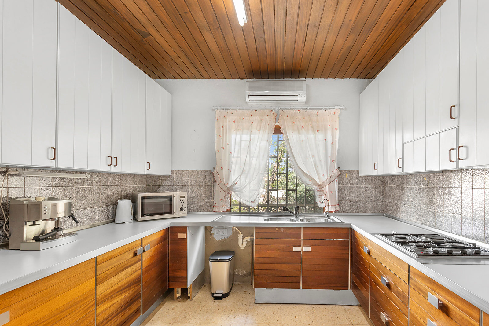 5-Bedroom Villa in Las Filipinas, Orihuela Costa - Image 18