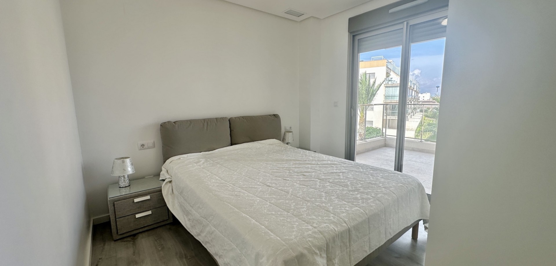 3-Bedroom Apartment in Orihuela Costa - Image 26