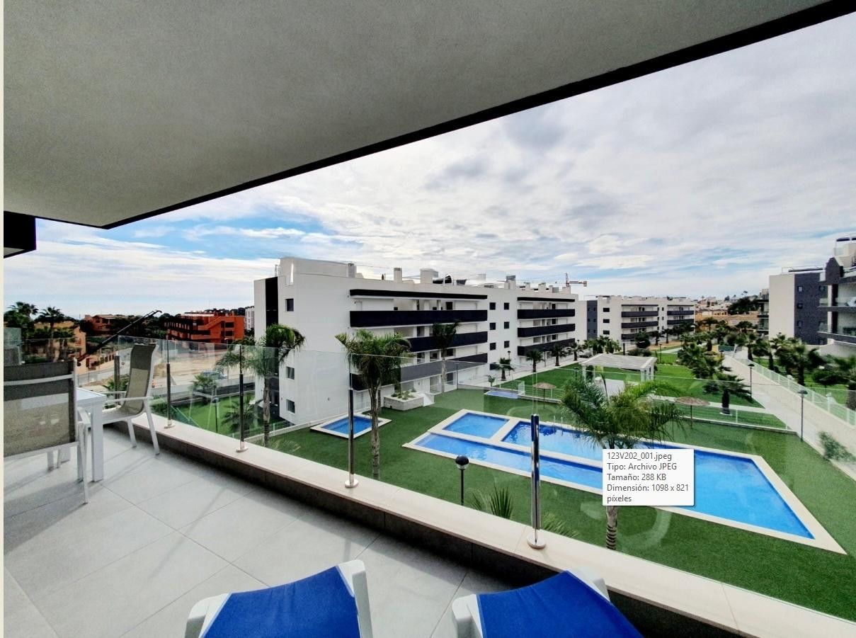 2-Bedroom Apartment in Las Filipinas, Orihuela Costa - Image 12