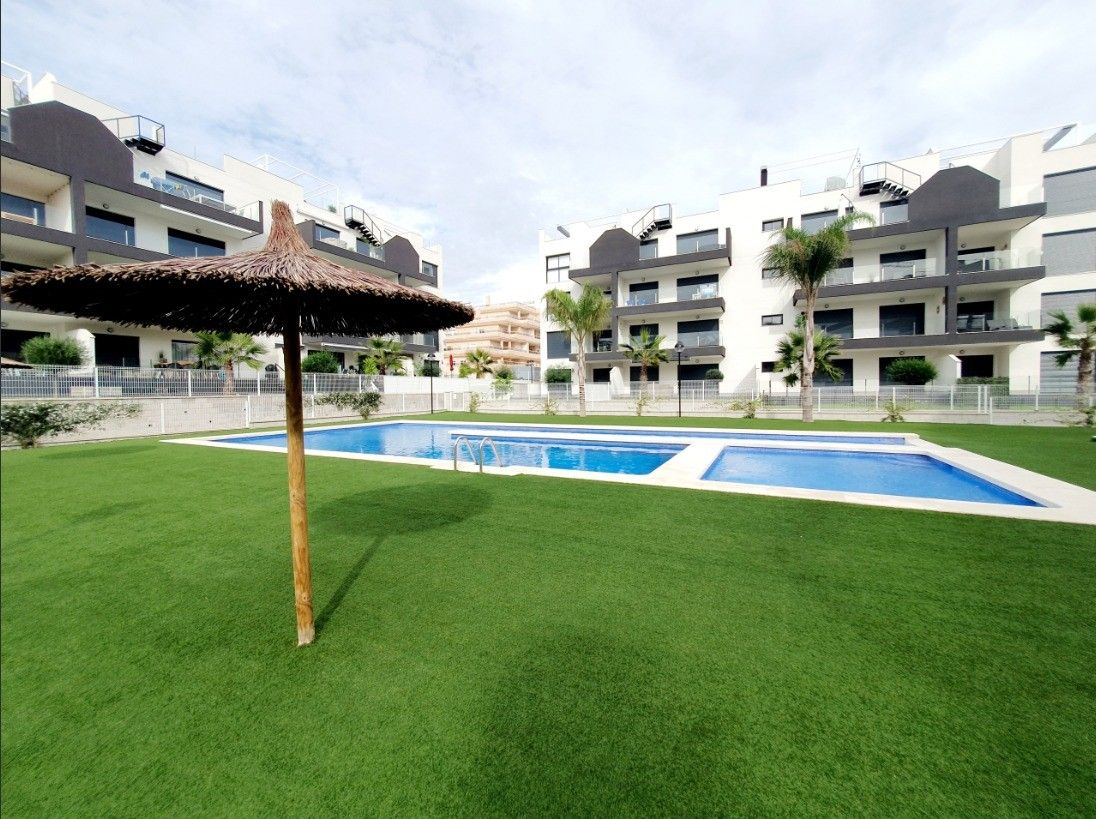2-Bedroom Apartment in Las Filipinas, Orihuela Costa - Image 19