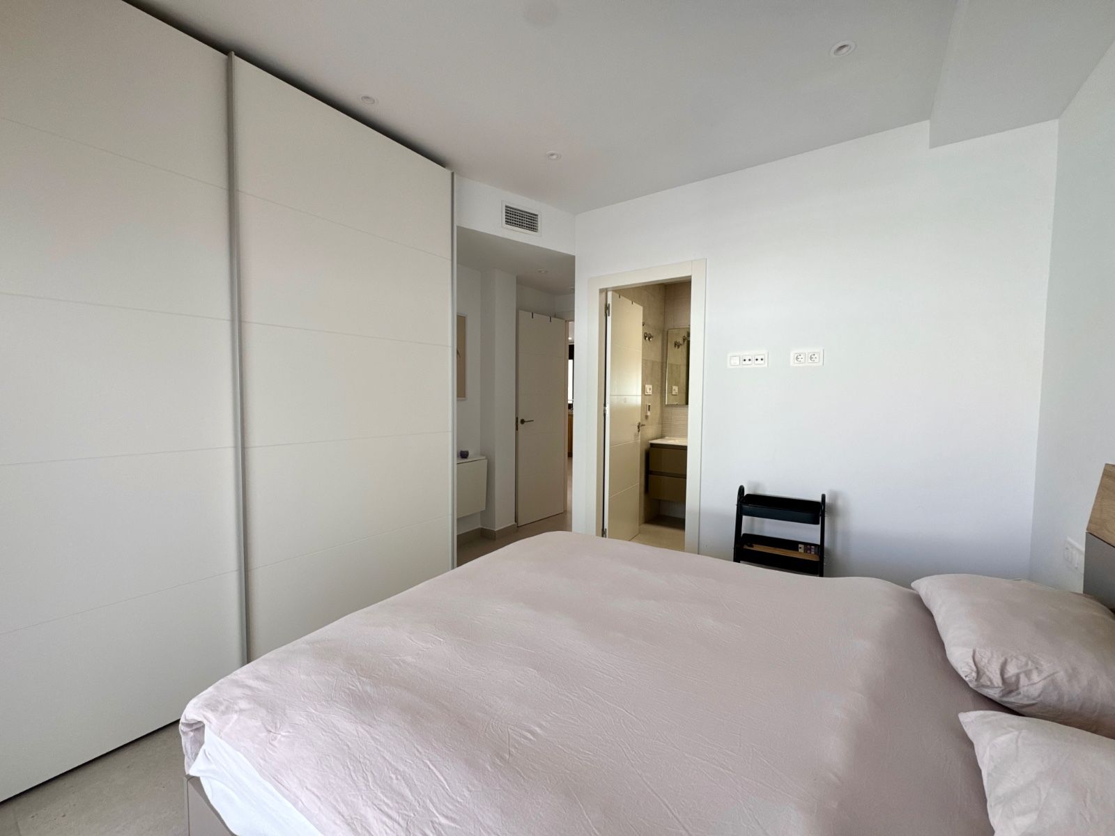 2-Bedroom Apartment in Pilar de la Horadada - Image 15