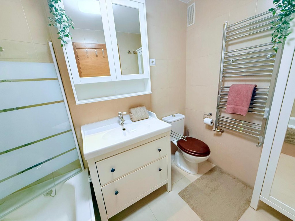 2-Bedroom Apartment in Sucina, Sucina - Image 21