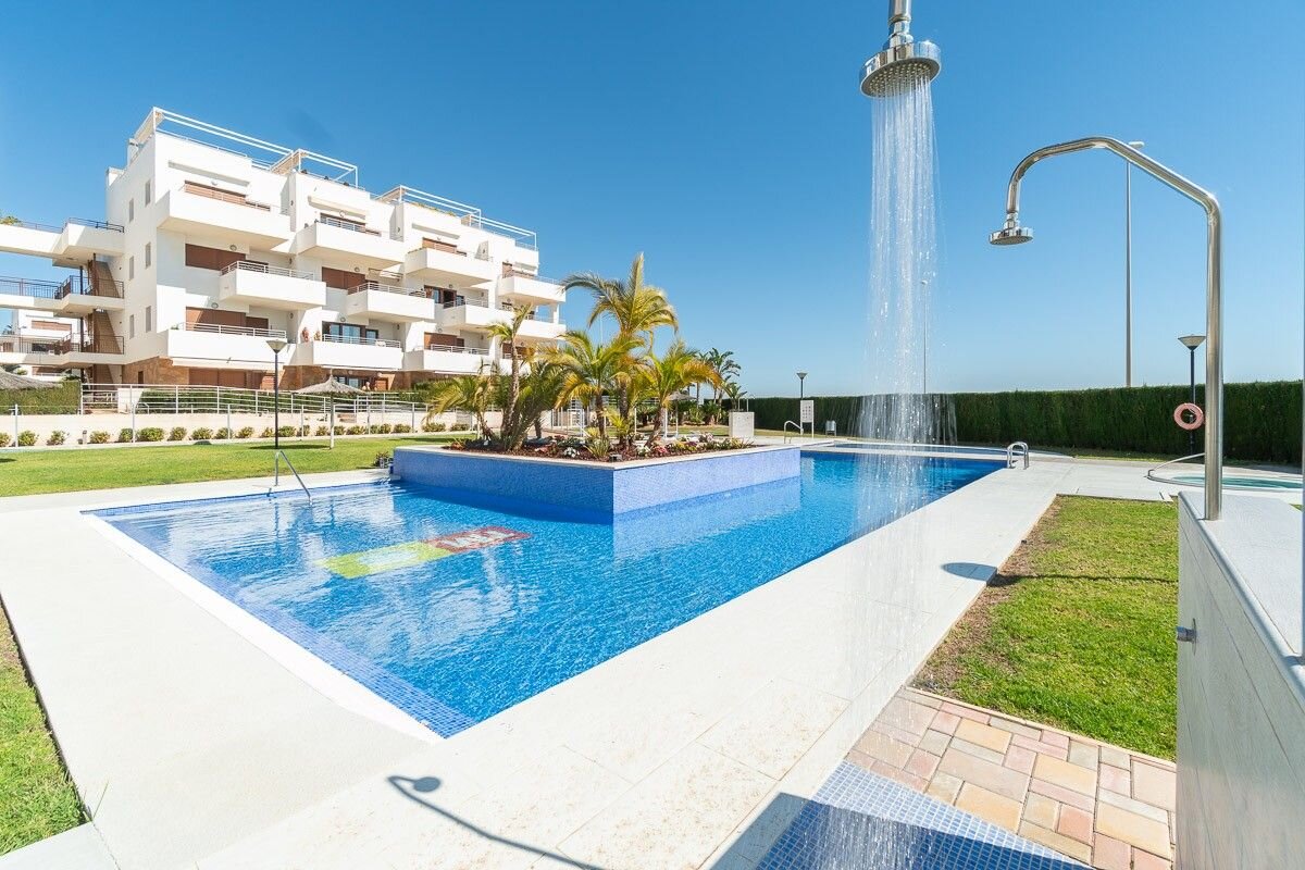 2-Bedroom Apartment in Lomas de Cabo Roig, Orihuela Costa - Image 23