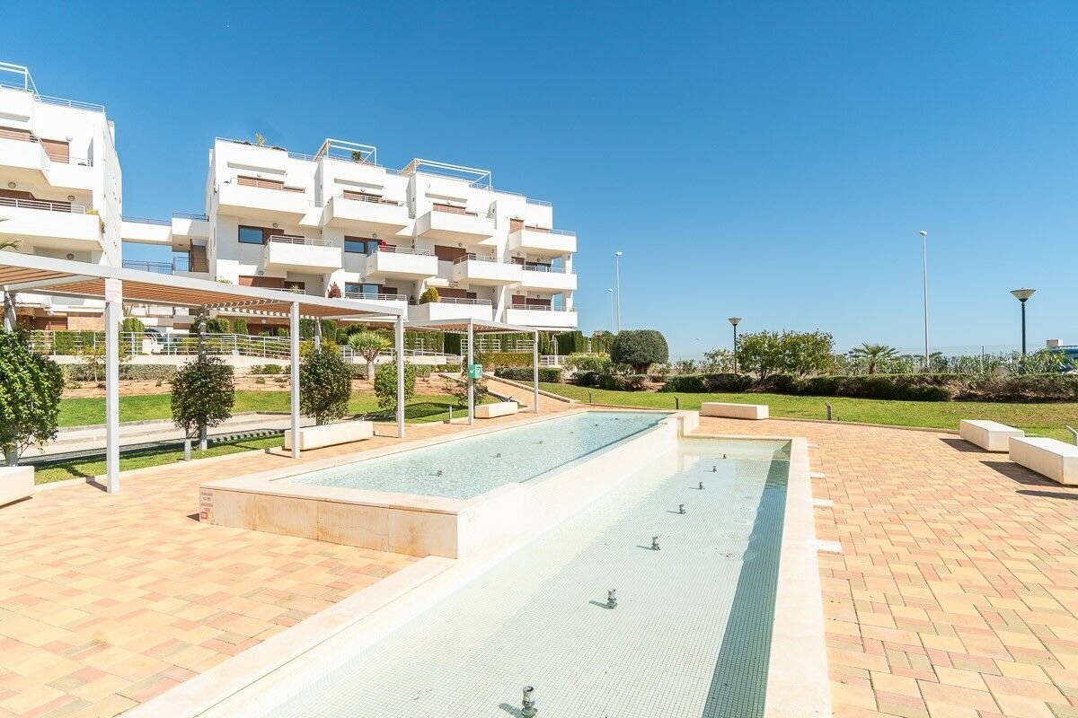 2-Bedroom Apartment in Lomas de Cabo Roig, Orihuela Costa - Image 26