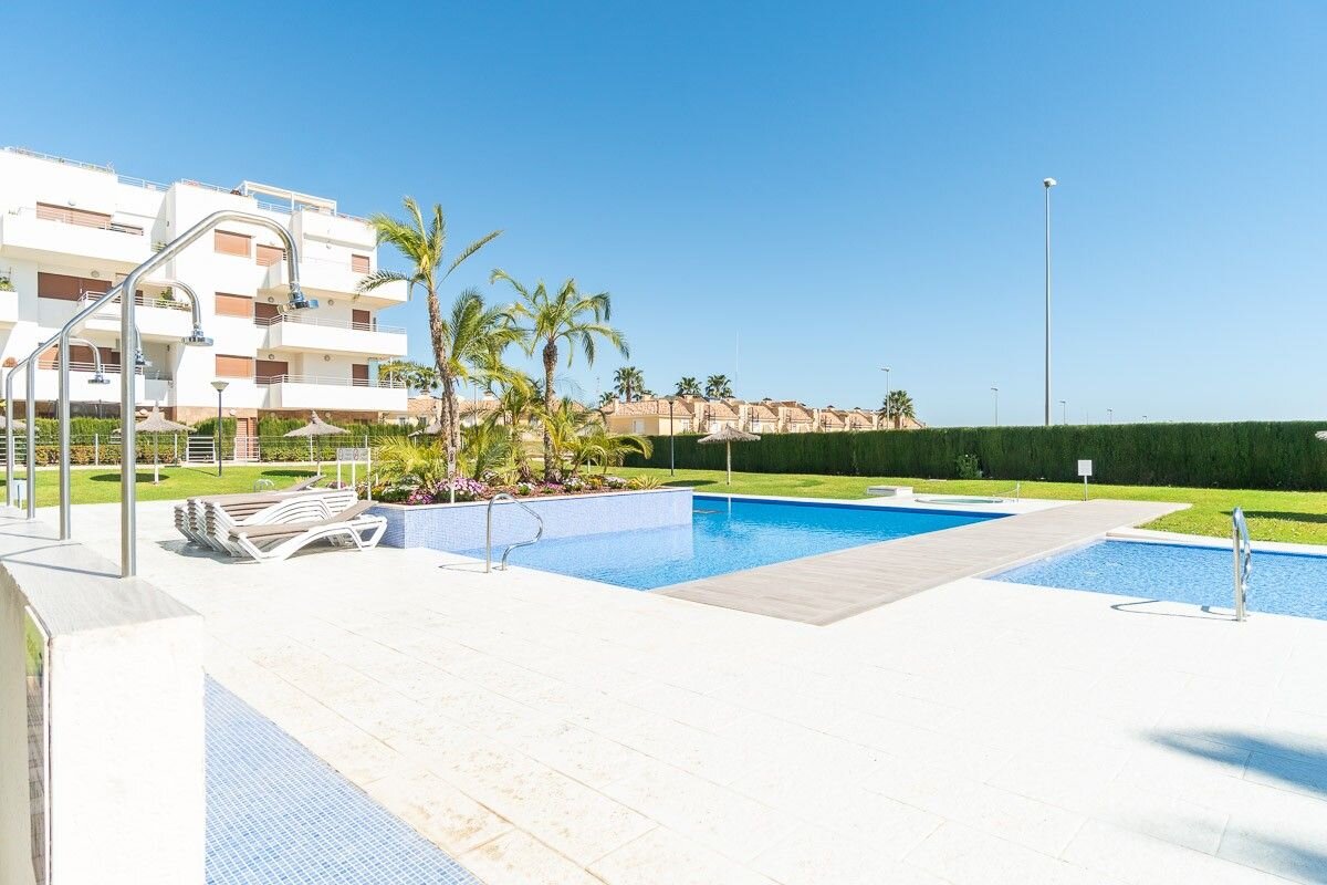 2-Bedroom Apartment in Lomas de Cabo Roig, Orihuela Costa - Image 29