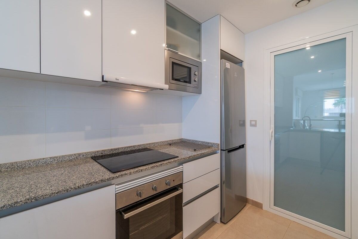 2-Bedroom Apartment in Lomas de Cabo Roig, Orihuela Costa - Image 6