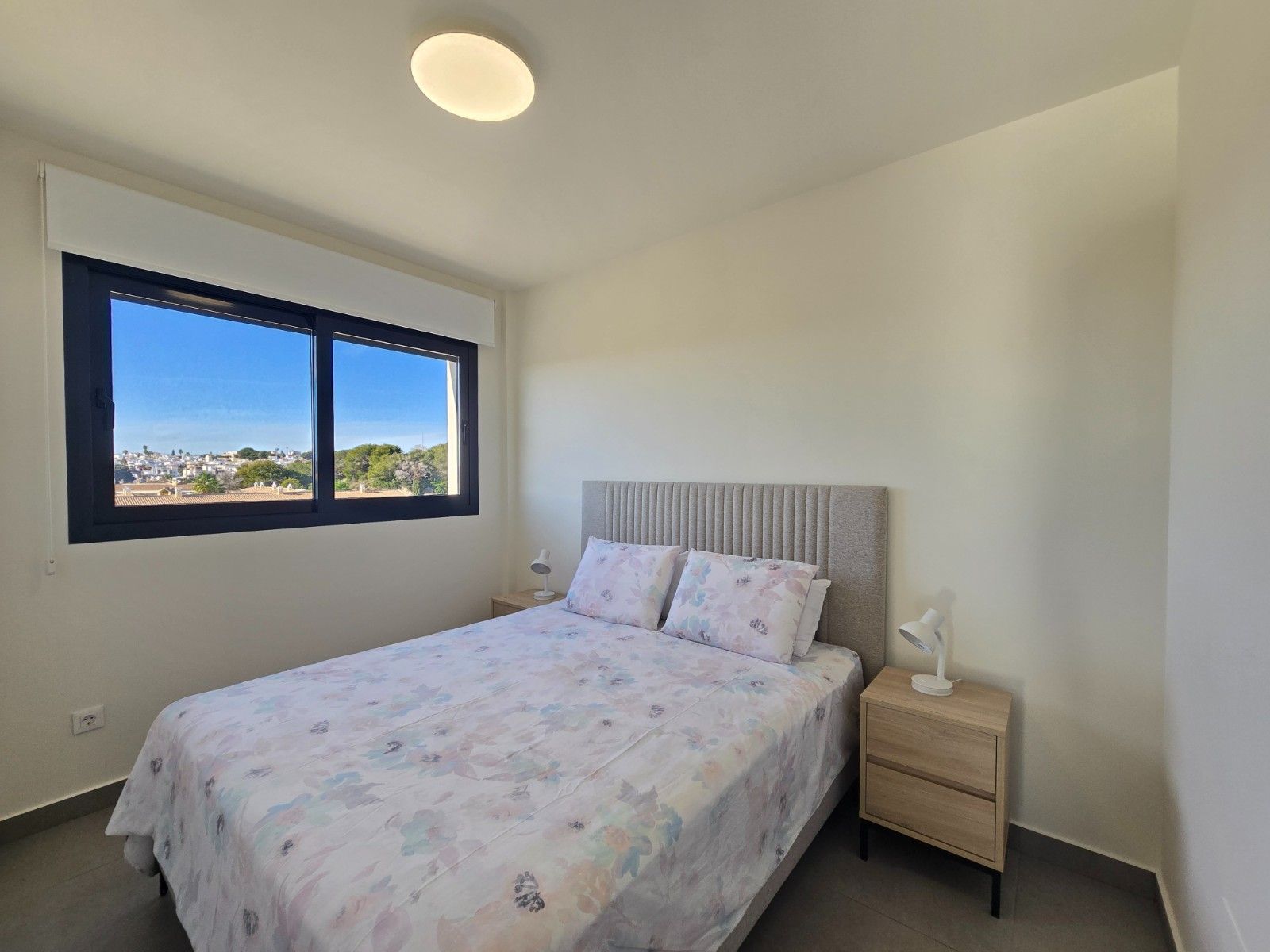 2-Bedroom Apartment in Las Filipinas, Orihuela Costa - Image 12