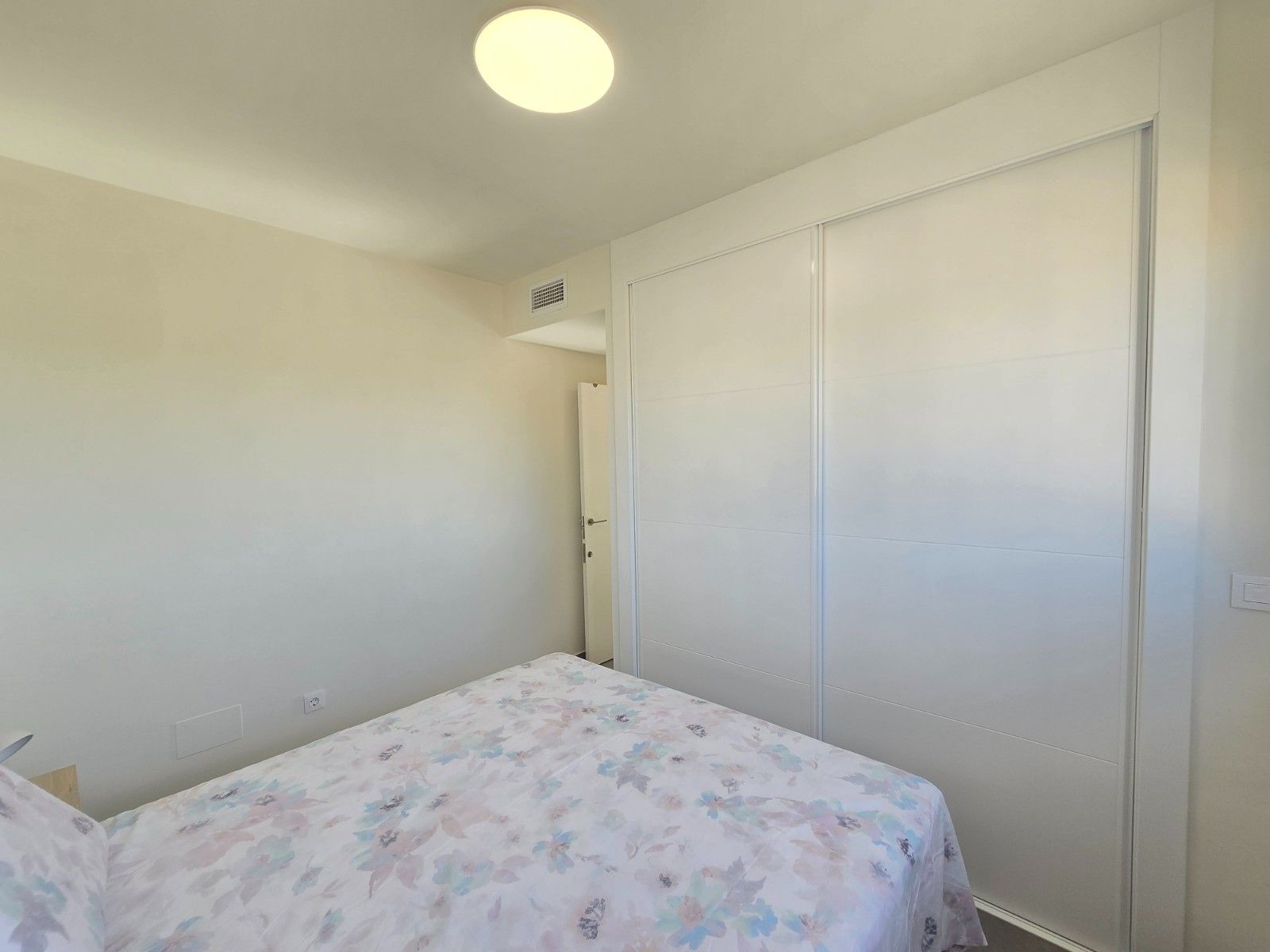 2-Bedroom Apartment in Las Filipinas, Orihuela Costa - Image 13