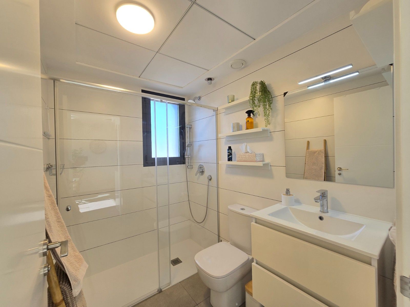 2-Bedroom Apartment in Las Filipinas, Orihuela Costa - Image 14