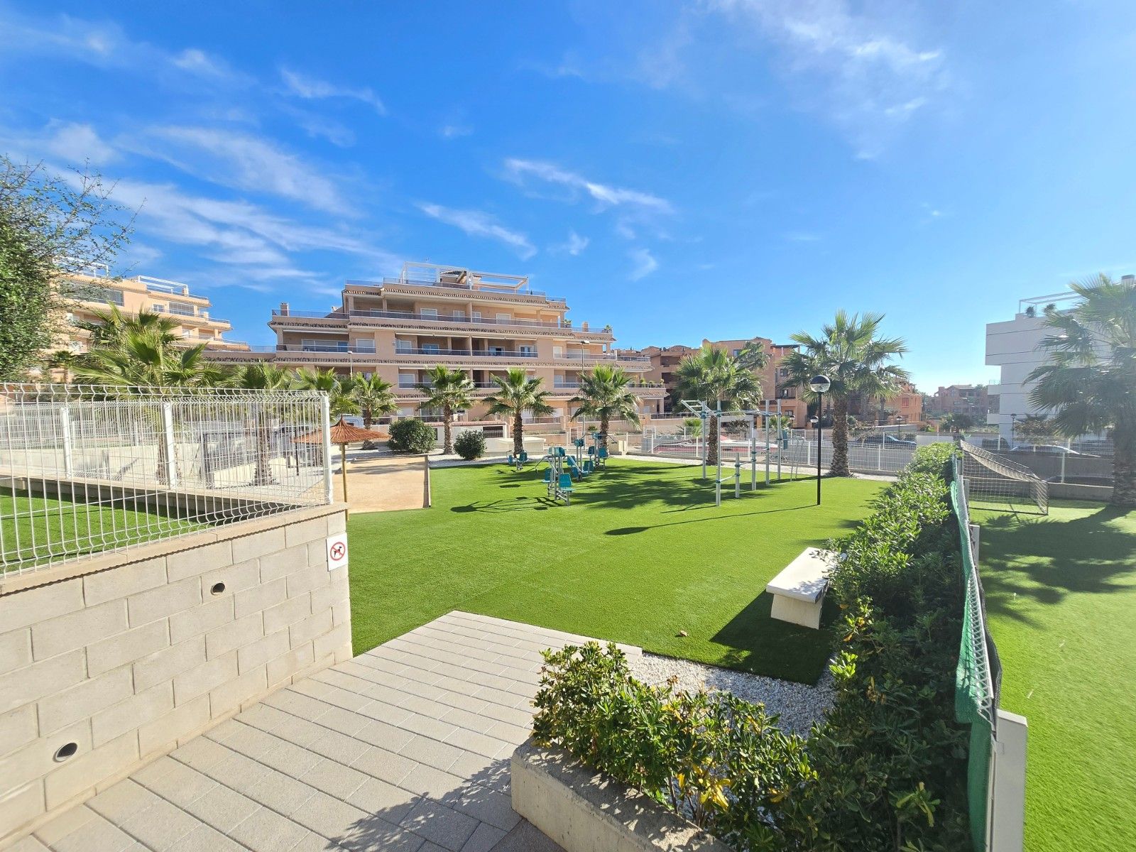 2-Bedroom Apartment in Las Filipinas, Orihuela Costa - Image 31