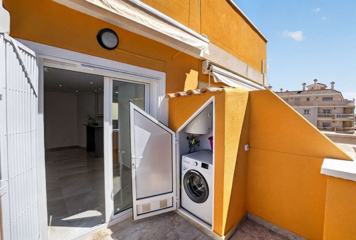 2-Bedroom Apartment in Centro, Torrevieja - Image 15