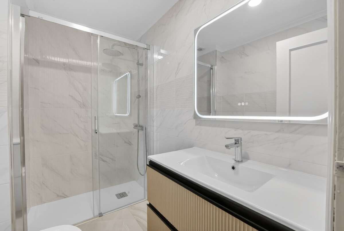 2-Bedroom Apartment in Centro, Torrevieja - Image 4