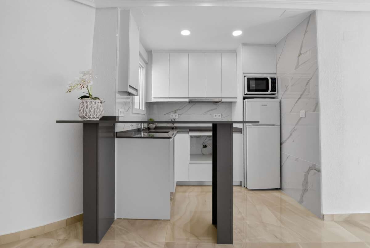 2-Bedroom Apartment in Centro, Torrevieja - Image 6