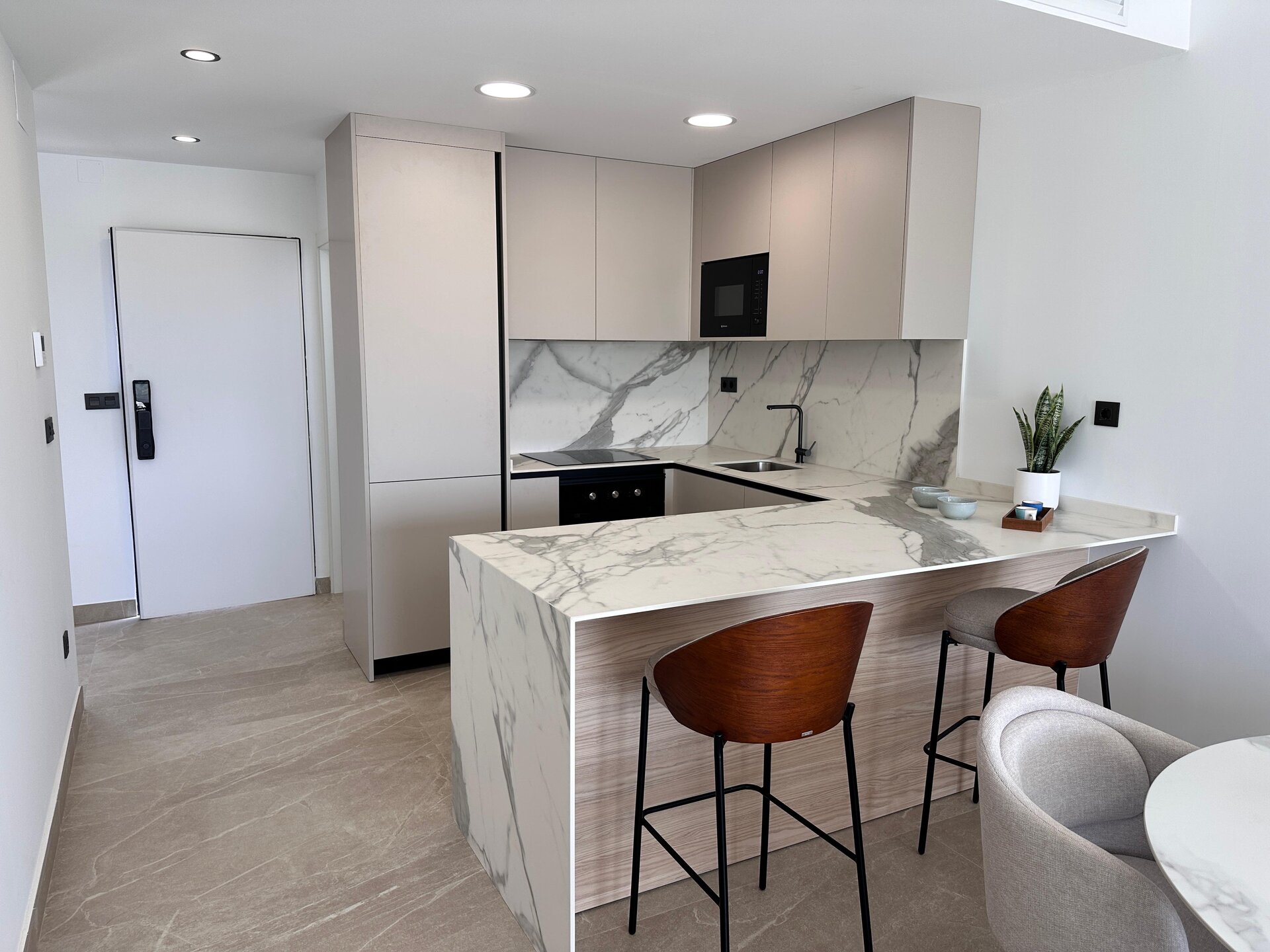 2-Bedroom Apartment in Los Alcázares - Image 17